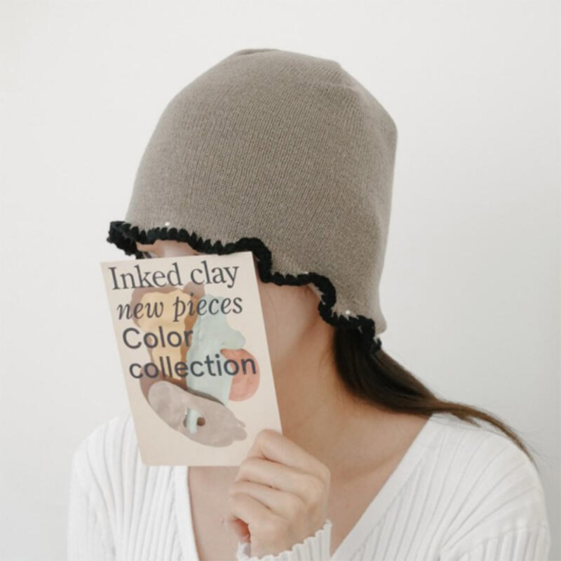 Women's Sweater Frill Wave Two-Color Beanie