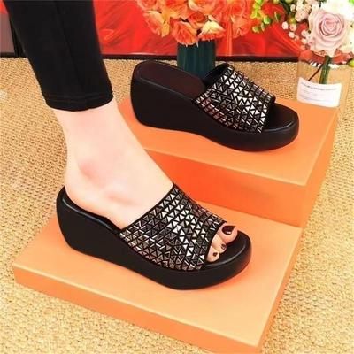 Rhinestone Soft Leather Cool Slippers Women's Summer 2025 Popular Outer Wear Fashionable Thick-soled Slope Heel Flat-bottomed One-word Women's Shoes
