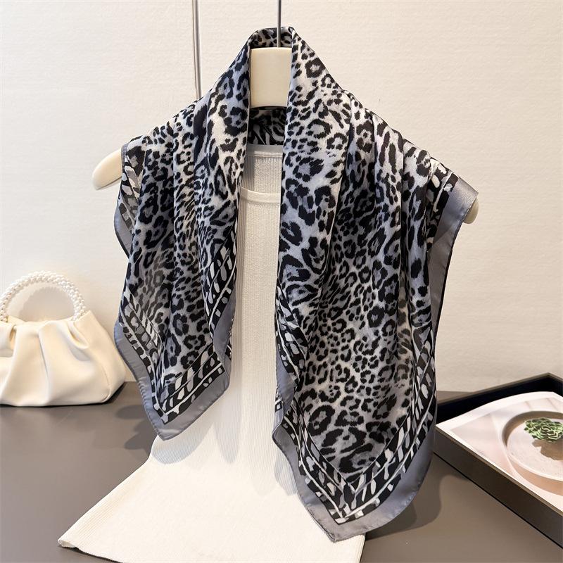 Workplace versatile simulation silk printing square scarf shawl scarf high-end neck small square scarf headscarf silk scarf women