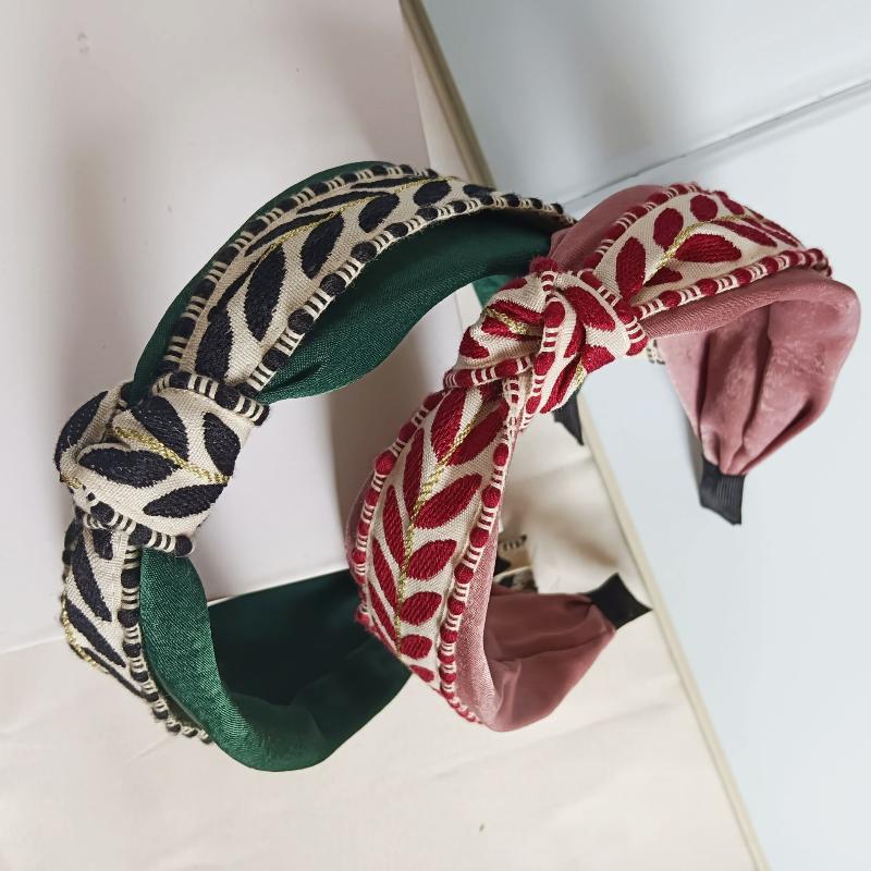 Bohemian Embroidered Headband Ethnic Floral Wide Band For Women Elegant Hair Accessory With Simple Design