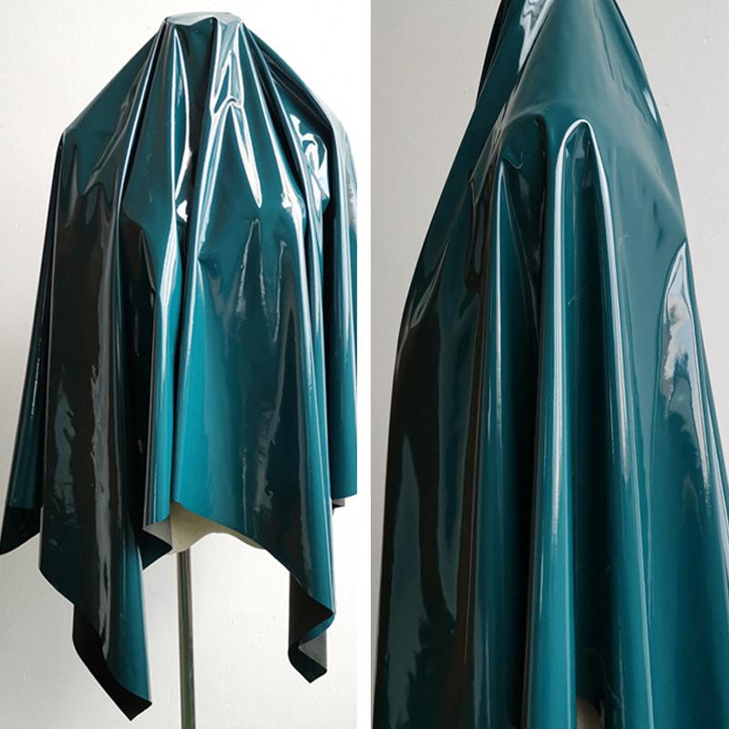 50*145cm Tessuto in Ecopelle Vinilica Lucida e Brillante Morbida Elastica Materiale in PVC Per Abito Tappezzeria