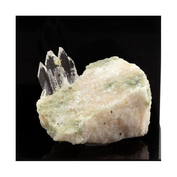 Pierres et Minéraux. Gypse. 89.1 ct. Gypsum Quarry, Arignac, France. Rare.