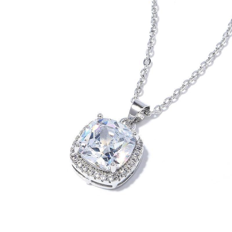 Europe and The United States Luxury Inlaid AAA Zircon Necklace Jewelry Female Fashion Square Joker High Sense Necklace.