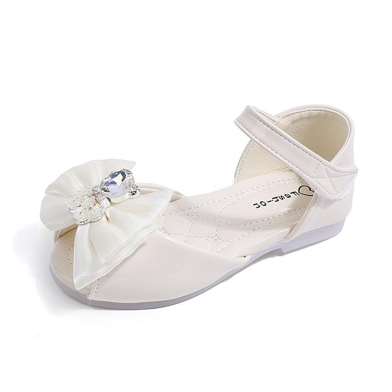 Dziewczęce Lakierowane Miękkie Buty Księżniczki z Kokardką i Misiewiczem / Sandały Księżniczki Dziecięce z Otwartym Noskiem