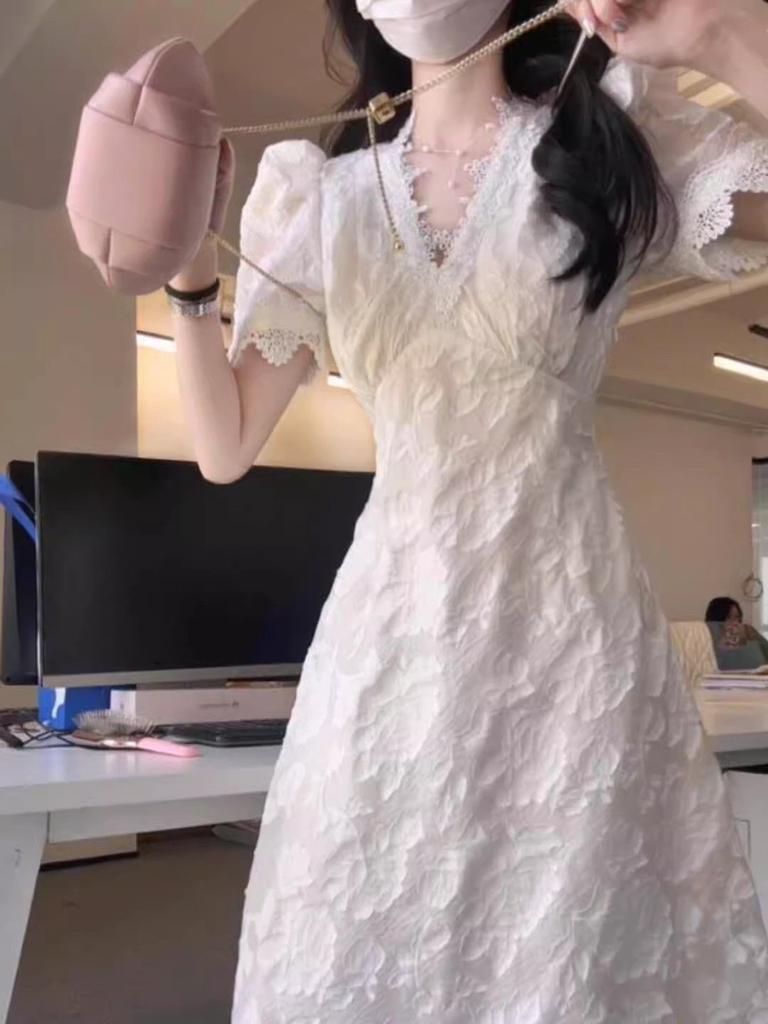 Coffee Break French White Lace V-Neck Bubble Sleeve Dress Summer Female Gentle Wind Fairy Dress Temperament Long Dress