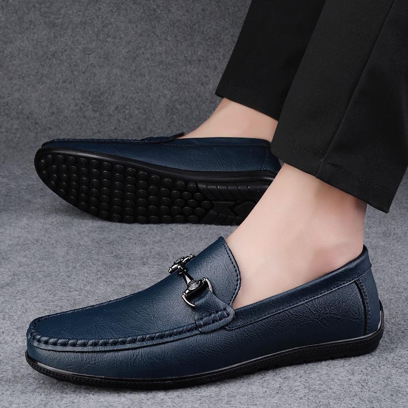 Fashion Spring New Men's Comfortable and Casual Loafers Fashionable Outdoor Men's Breathable Punched Casual Soft Bottom Driving Shoes