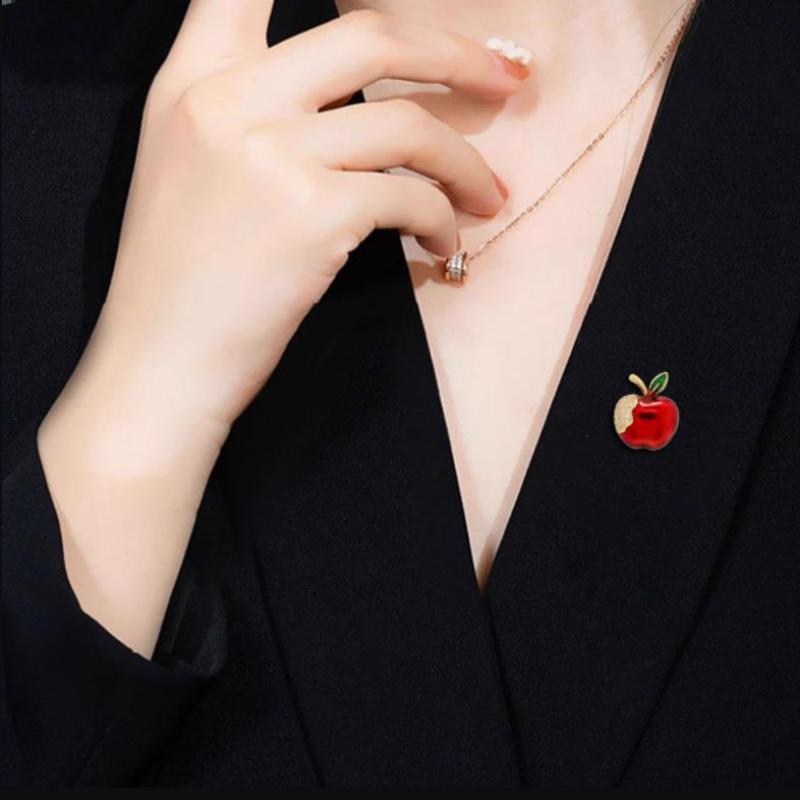 

Fashion Delicate Mini Enamel Red Apple Brooches For Women Clothing Coat Accessories Christmas Party Gifts 1pc