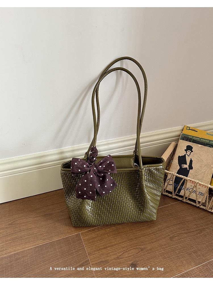 2026 Spring/Summer Women's Woven Bucket Bag: Versatile Large Capacity Shoulder & Crossbody Style