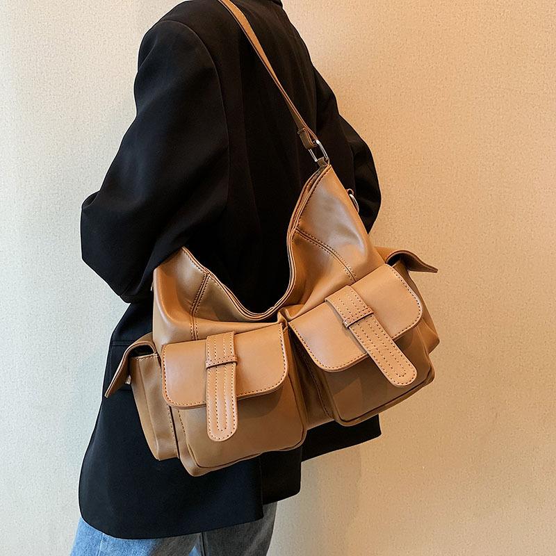 Women's shoulder bag 2025 winter new texture large capacity messenger bag double pocket armpit bag