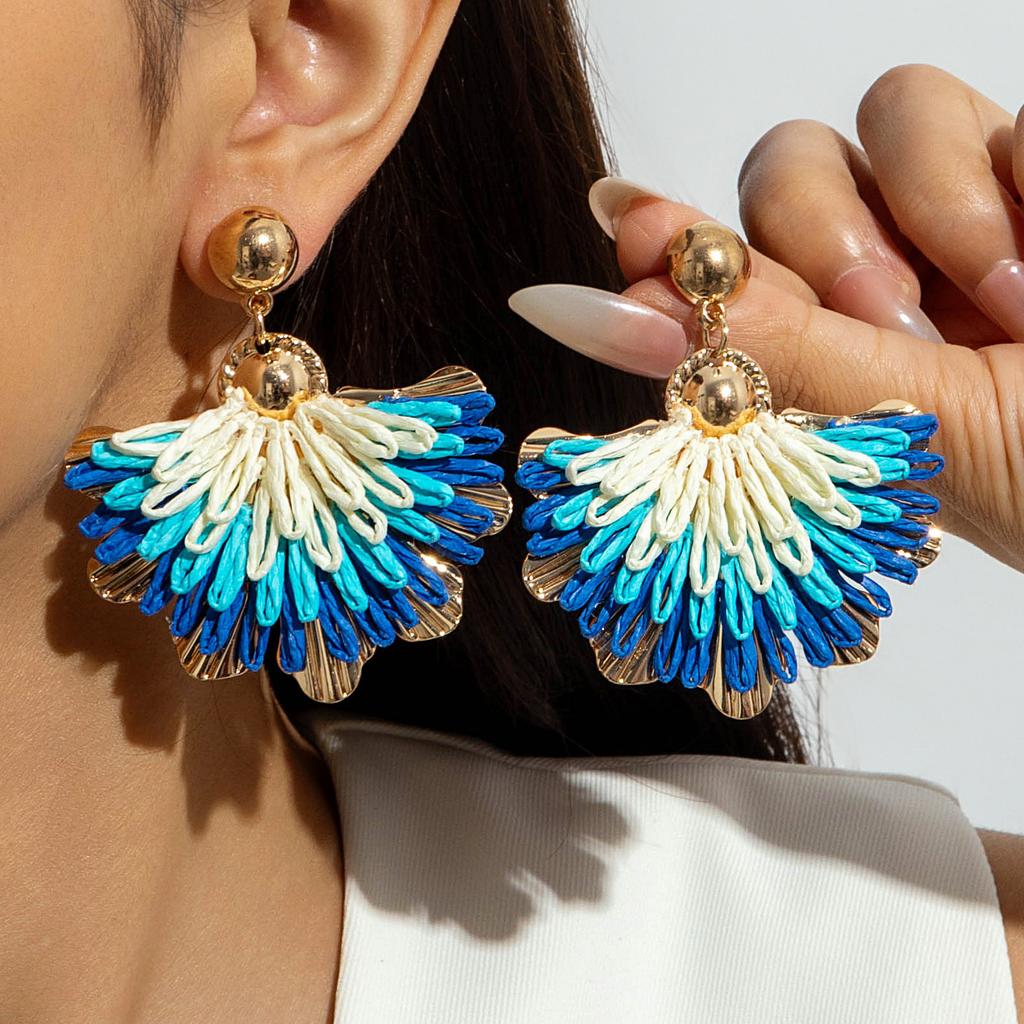 Summer hand-woven raffia stud earrings women's sweet temperament earrings pastoral atmosphere flower earrings