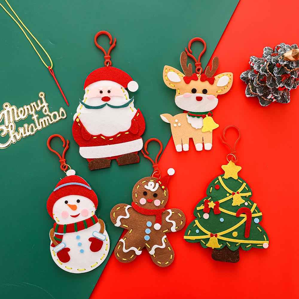 Adorable DIY Christmas Felt Ornaments & Cartoon Keychains for Kids
