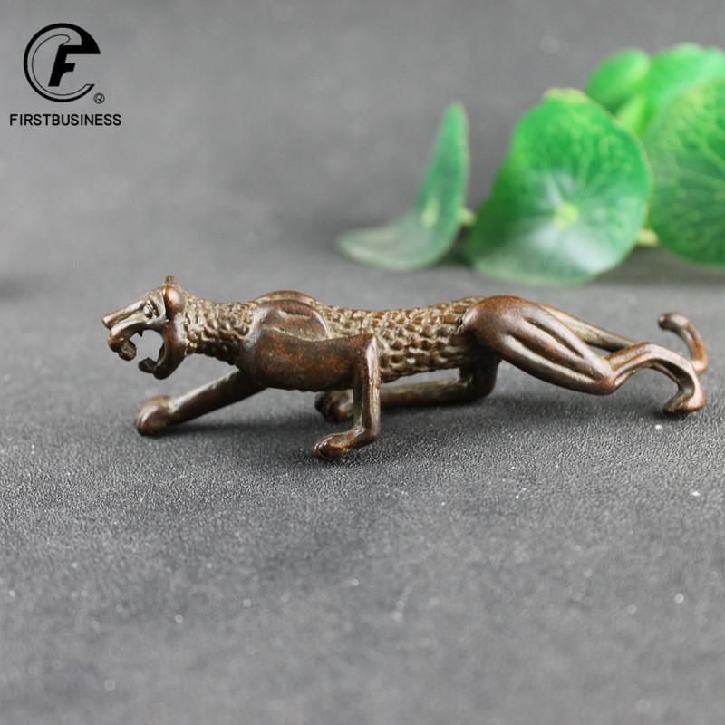Antique Bronze Strong Panthera Pardus Statue Vintage Copper Leopard Sculpture Ornaments Animal Tea Pet Figure Desktop Decor