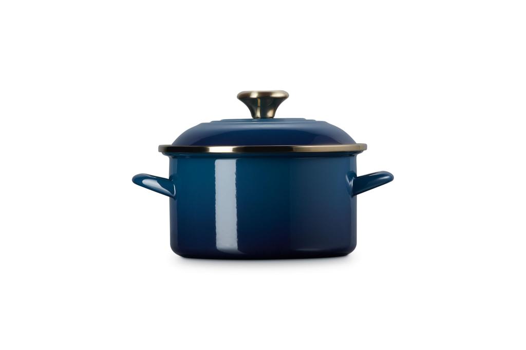 Le Creuset EOS Agave with Light Gold Gas and Induction Compatible Japanese Casserole, 20cm, Design, Knobs, [Official Product]