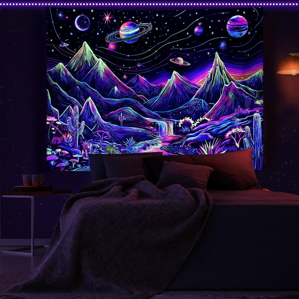 Leofanger Tapiz de montaña con luz negra, tapiz floral de plantas trippy, reactivo a los rayos UV, tapiz de pared con galaxia, planeta, cascada de