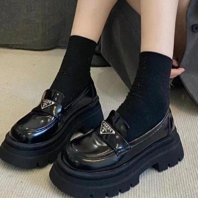 Sapatos plataforma pequenos de couro, mocassins femininos 2024, novos sapatos de couro pequenos com cabeça redonda, salto grosso e único, sapatos femininos estilo britânico