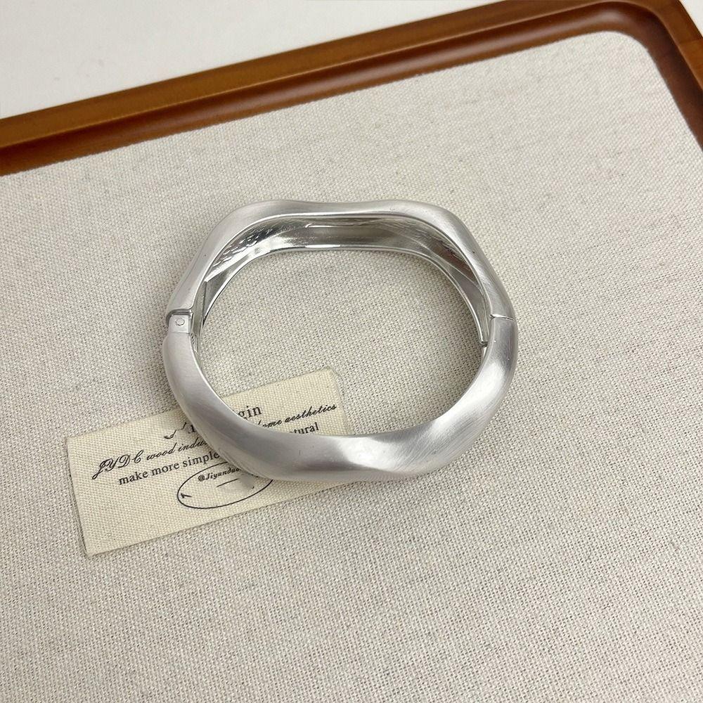 Smooth Exaggerated Bracelet Weave Women Bangle Elegant Simple Geometry Bracelet  Party