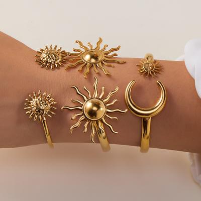 New Classic Sun Moon Pattern Open Bangles Bracelet For Women Gold Color Stainless Steel Heart Cuff Bracelet Hand Ornament Gift