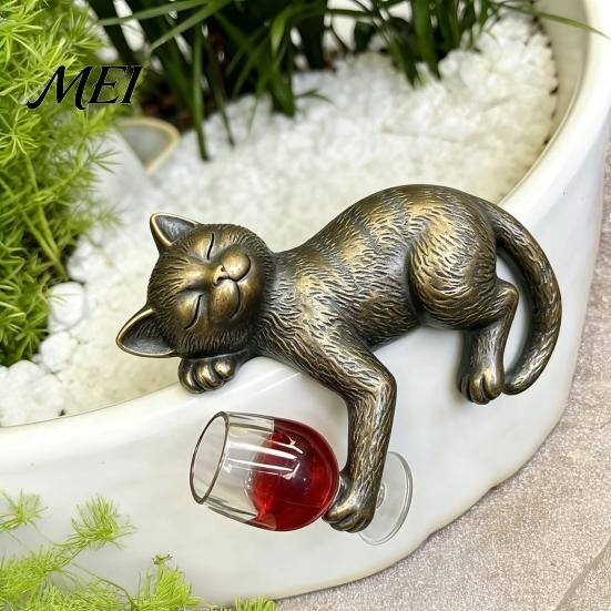 Creative Desktop Ornament Drunken Cat Statue Planter Hanger, Whimsical Flower Pot Ornament, Weatherproof Animal Resin Cute Kitten Figurine for