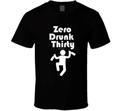Null Betrunken Dreißig Lustiges Geschenk Party Cold Springs Designs T-Shirt
