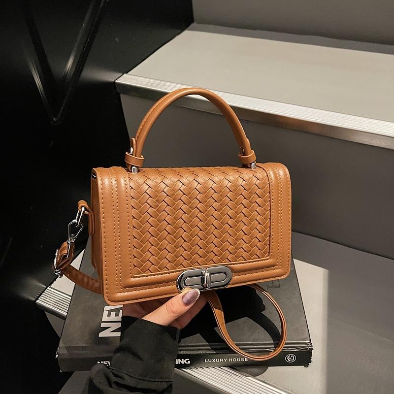 Spring High-end Texture Small Bag Trendy Women's Bag Popular Shoulder Messenger Bag Fashionable Portable Small Square Bag