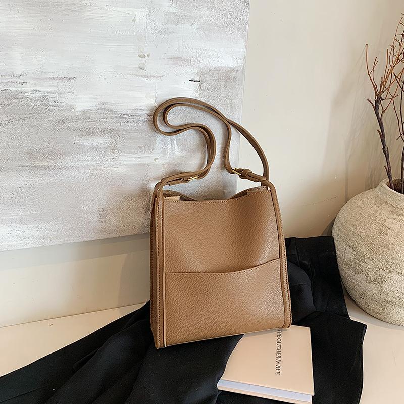 Retro Women's Large-capacity Bag Women's Autumn and Winter New Trendy Fashion Simple Casual Shoulder Bucket Bag