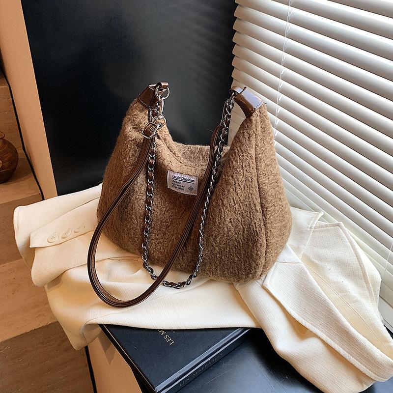 Large Capacity Bag Women's New Chain Shoulder Bag Versatile Casual Commuter Messenger Bag