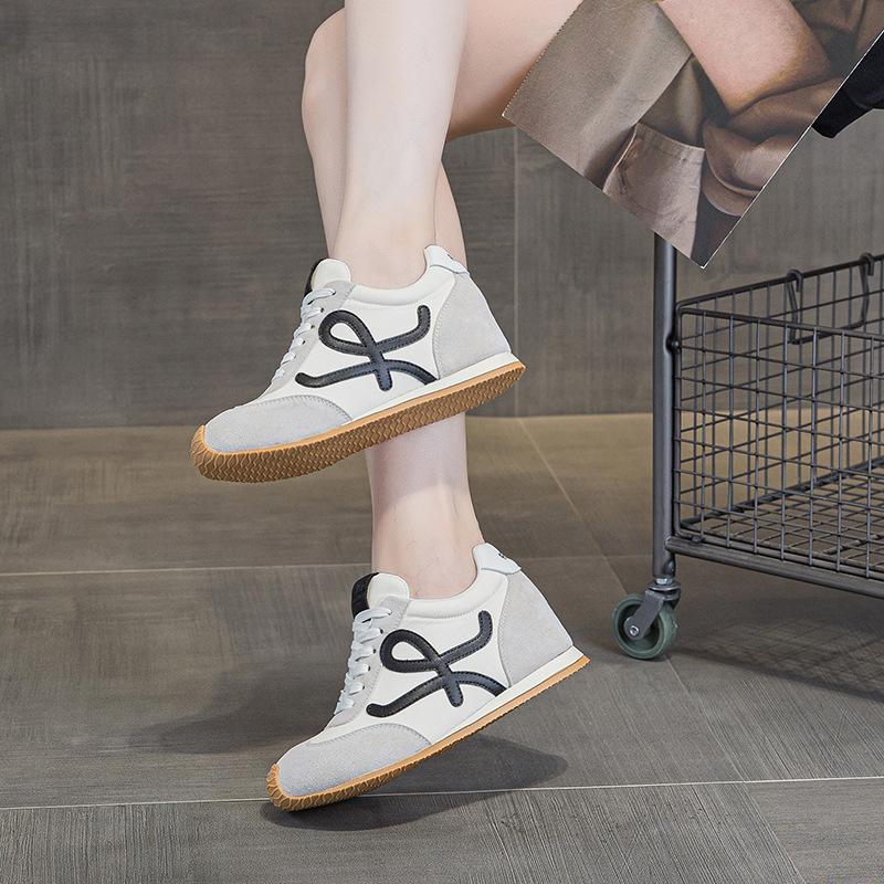 2025 Spring and Autumn New Low-top Casual Little White Shoes Flat Bottom Height Increase Breathable Versatile Fashion Forrest Gump Training Women's