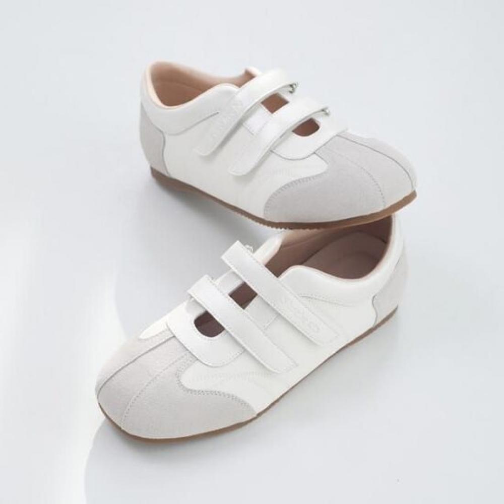 Jisyu Sweety Square Toe Sneakers 1.5cm
