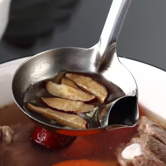 1/2Pcs Oil Separator Soup Ladle Stainless Steel Grease Filter Scoop with Spout Fat Separator Oil