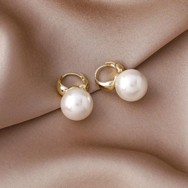 Zircon Stud Earrings - Cloud-shaped Rose Heart Earrings for Women. High-end, Versatile Ear Accessories with A Touch of Sophistication and Luxury.