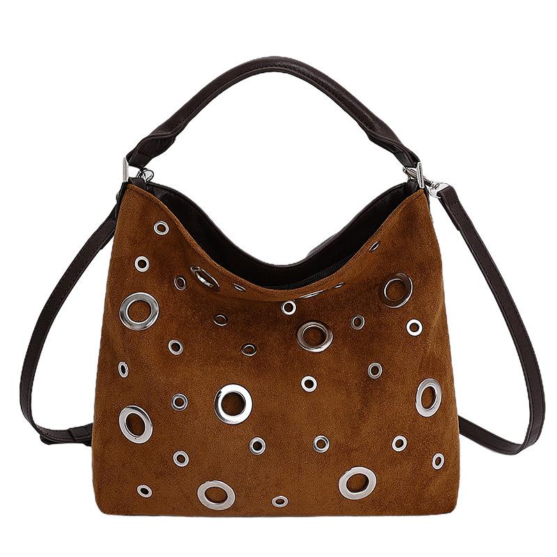 

Trendy Vintage Punk Simple Crossbody Bag with Metal Studs New Modern Stylish Handle Bag for Women Versatile Texture Bucket Bag коричневый