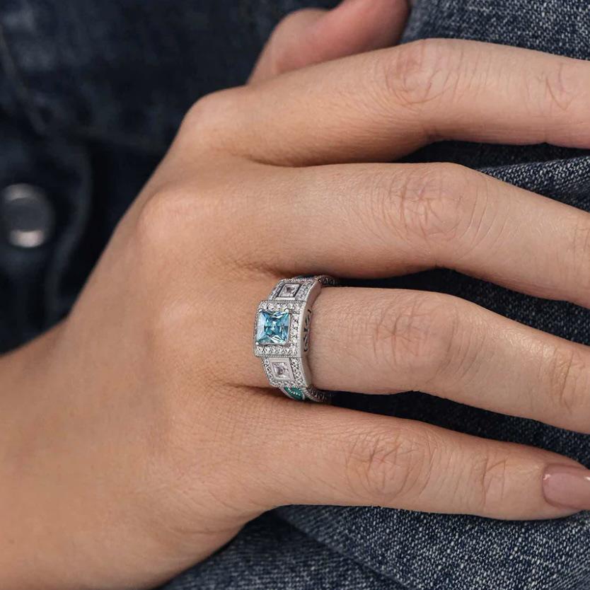 Superfine Bestseller Jewelry: Drip Oil Inlaid Aquamarine and Zirconia Diamond Lace Ring.