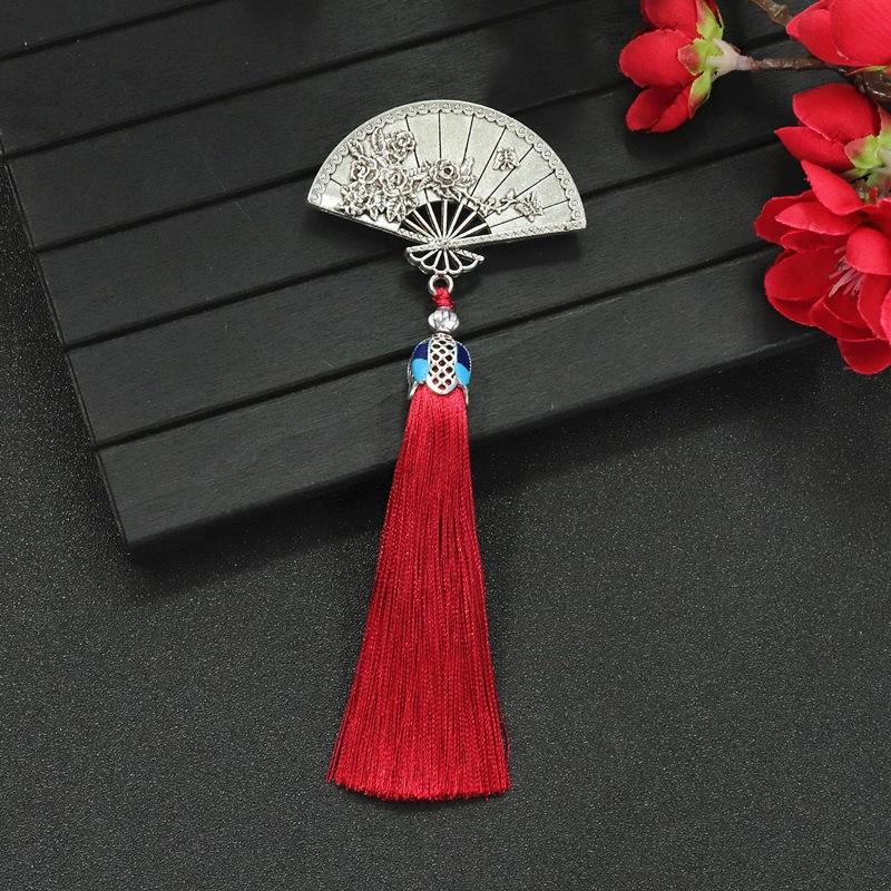 

Antique plum blossom fan, retro medium fringed brooch, classical cheongsam, placket pendant temperament, fan pin accessories