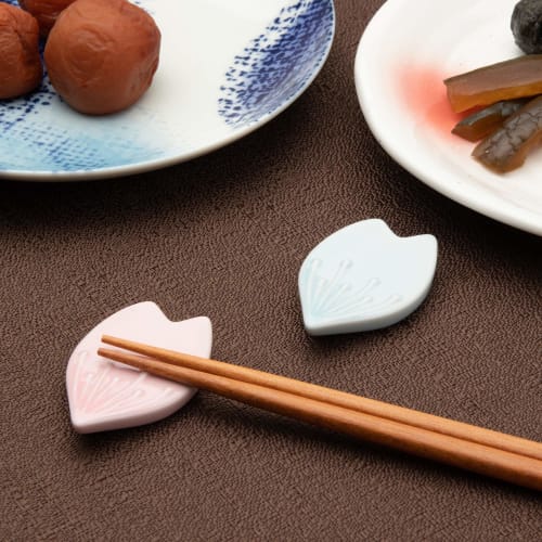 TAMAKI Chopstick Rest, Petal Design, Pink, 5.3 X 3.5 X 1 Cm, Made In Japan, T-753088
