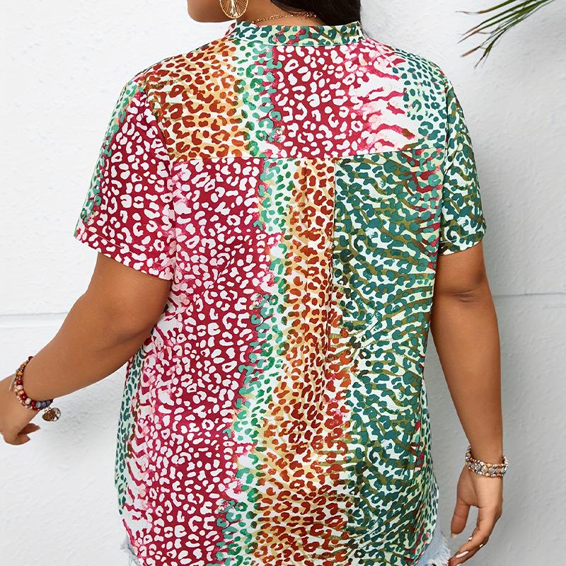 Sommermode für Damen in Übergröße mit Leopardenmuster und kurzen Ärmeln