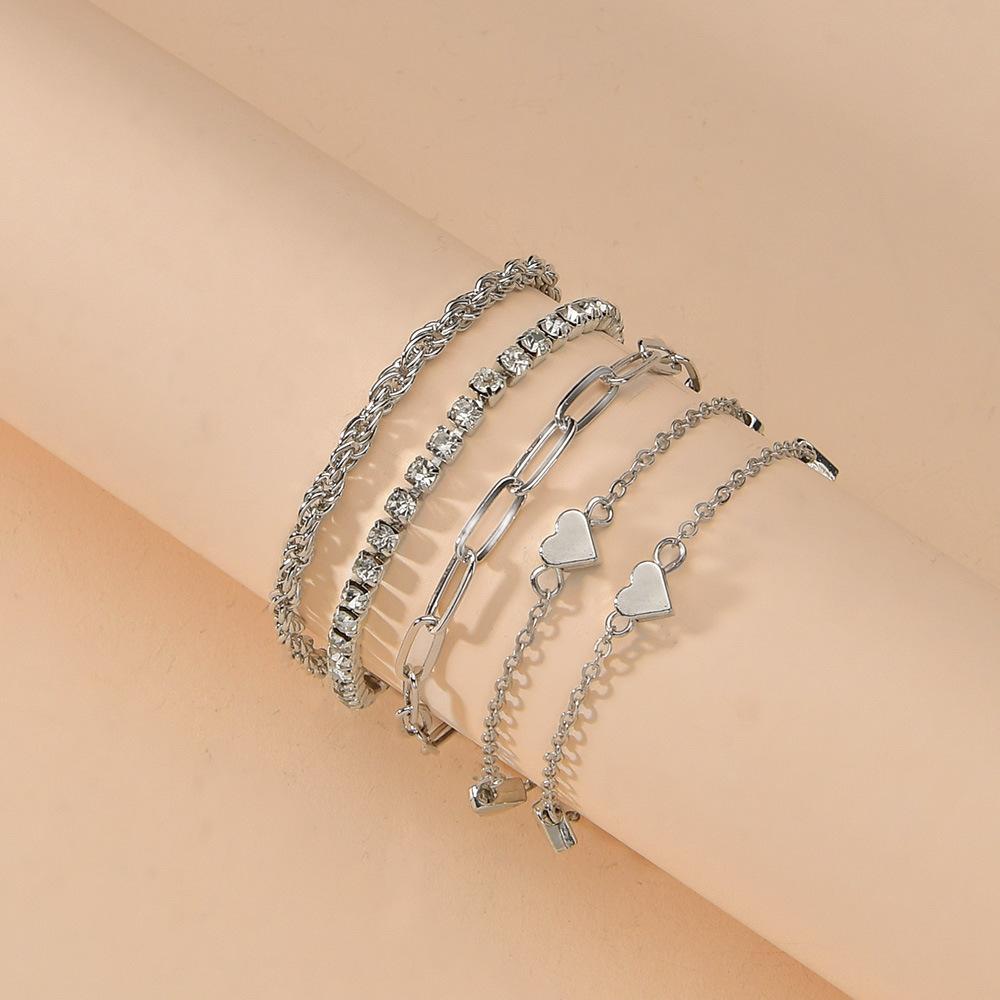 Modne Eleganckie Zestawy Bransoletek z Amuletami w Kształcie Serca dla Kobiet Vintage Minimalistyczne Wieloelementowe Skręcana Łańcuszkowa Metalowe Bransoletki Biżuteria