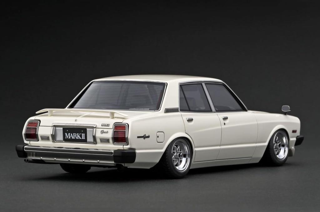 Ignition Model Toyota MarkII Sedan Grande White Finished Product IG3433 1/18 (MX41)