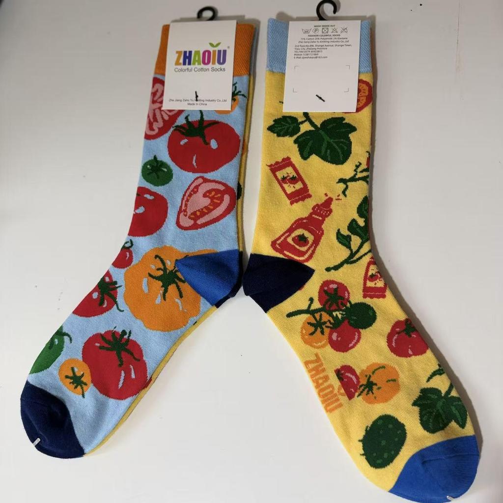 Original Asymmetrische Cartoon Hip Hop Baumwollsocken für Paare - Wadenhoch Mandarinenente Stil für Damen und Herren