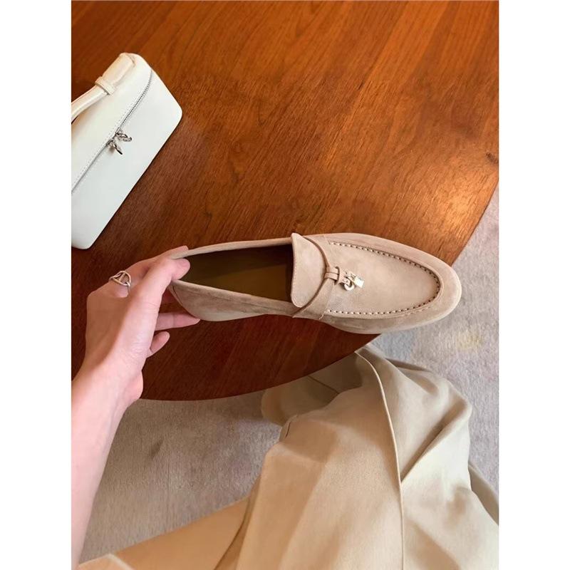 Hong Kong leather flat loafers British style small leather shoes women's 2025 spring new lazy metal buckle Doudou single shoes