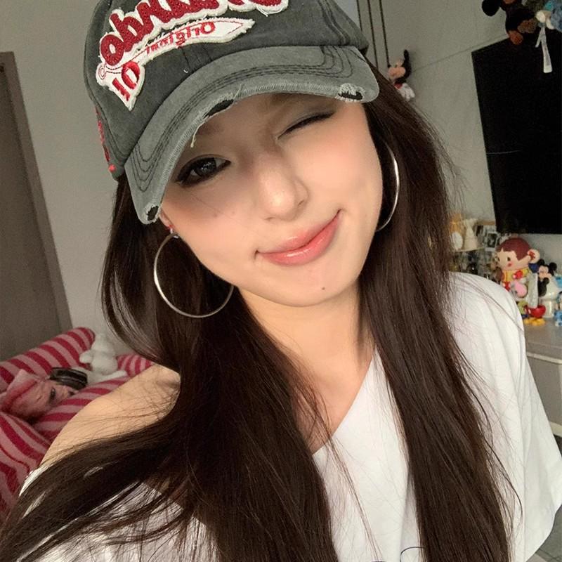 Cercei stud Ochi de Pisică Acul de Argint: Set de îngrijire pentru piercingul urechii din șase piese cu design cartilaj fără somn pentru femei.