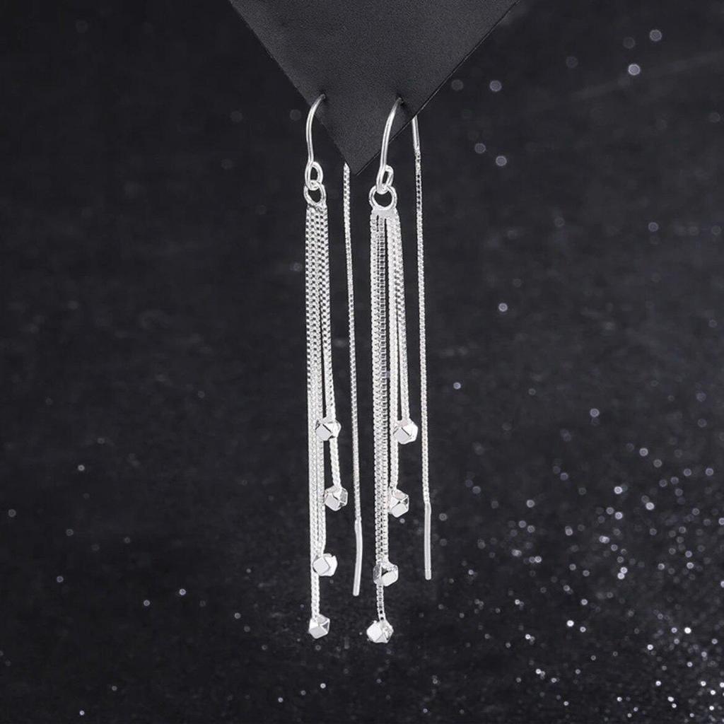 "2024 Trend: Tassel Teardrop Earrings with Snowflake & Leaf Design for Women"