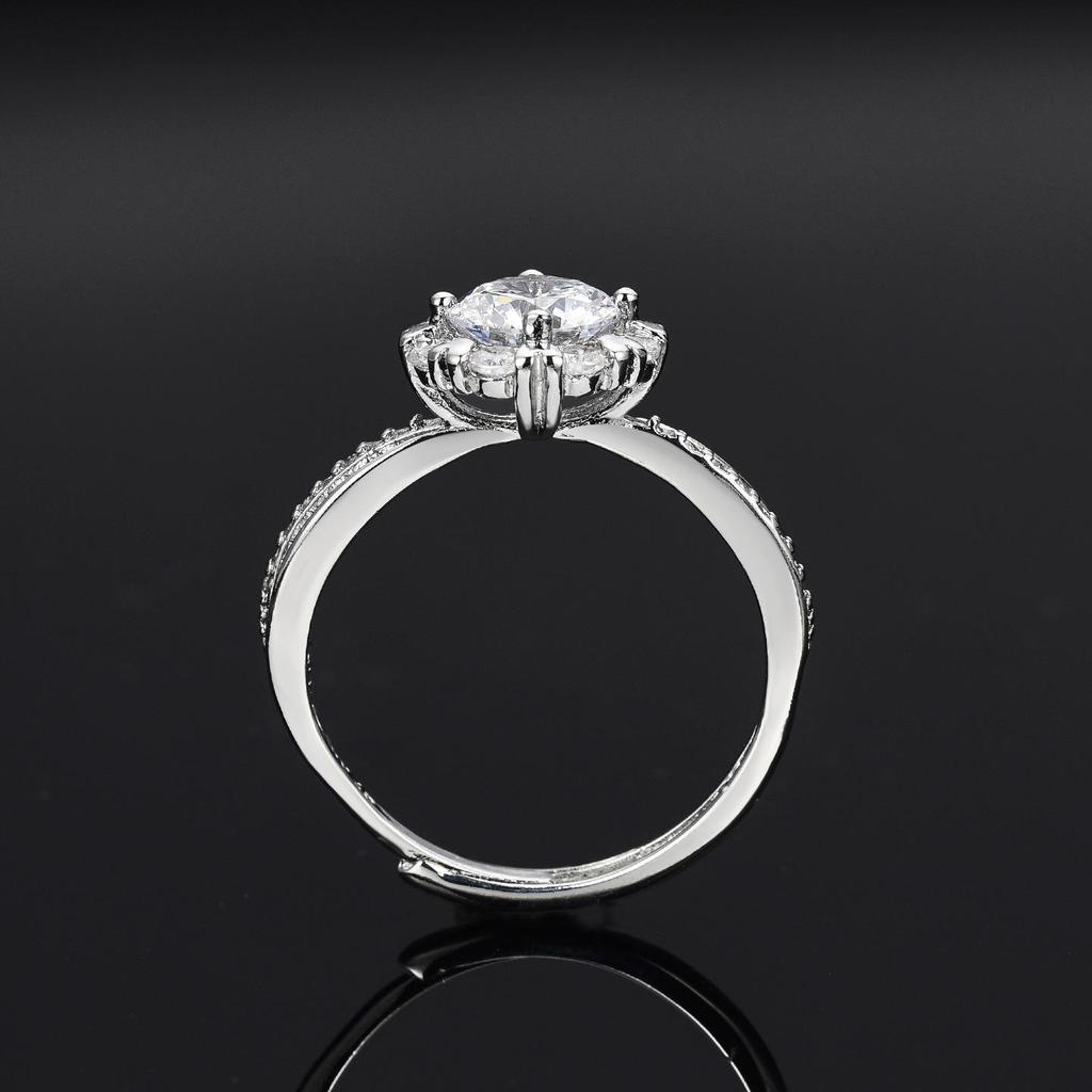 Elegant One Carat Snowflake Zircon Ring for Women – Light Luxury Proposal Jewelry