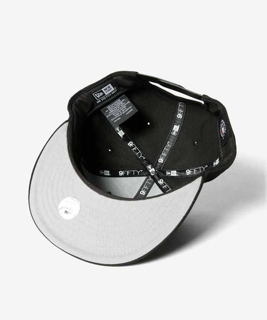 New Era 9FIFTY Black White Black x Free Size & Cap, White, [Used]