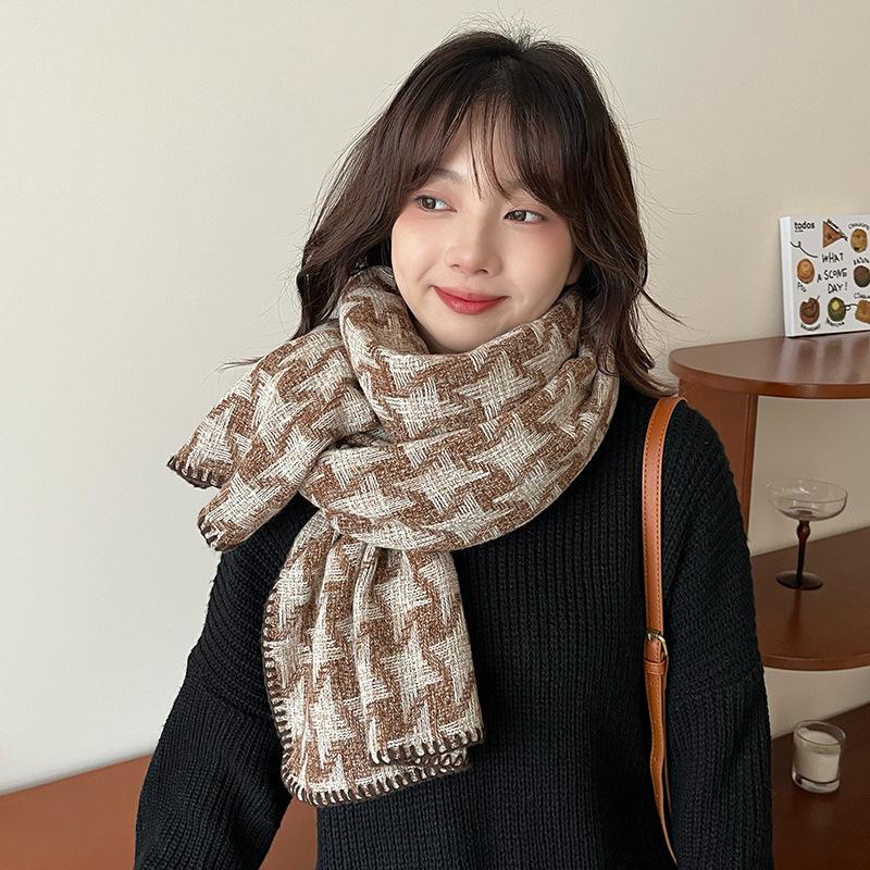 2024 New Black and White Scarf for Women's Winter Luxury Versatile Imitation Cashmere Scarf