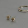 Faye 14k Daisy earrings