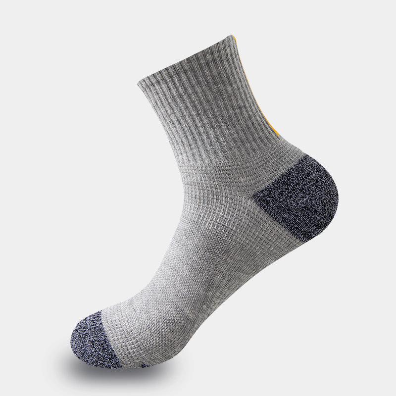 Men's All-season Mid-leg Socks with Thickened Towel Soles, Sweat-absorbing and Breathable Sports Socks, Trendy Color-blocking Grey Casual Socks