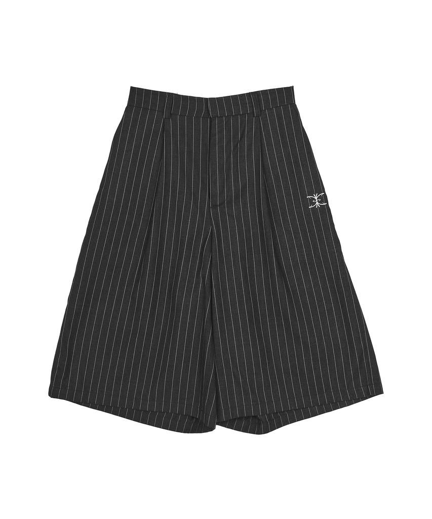 Neiseieo Striped Pintuck Bermuda Wide Pants (Dark Gray)