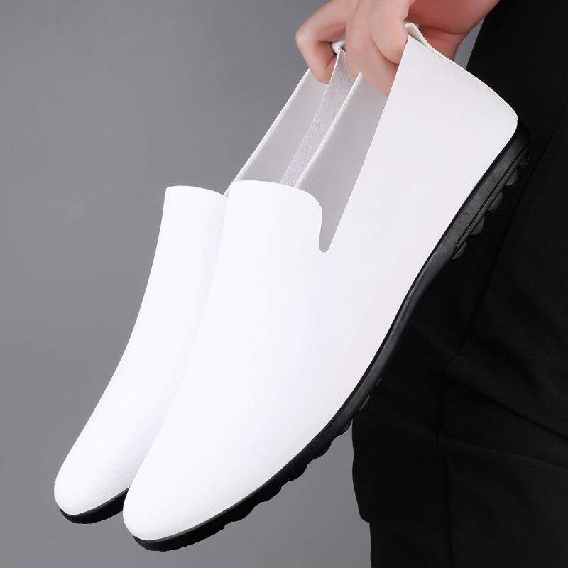 Fashion New Mens Casual Leather Shoes Handmade Lightweight Mens Loafers Moccasins Breathable Slip on Flats Soft-Soled Male Driving Shoes
