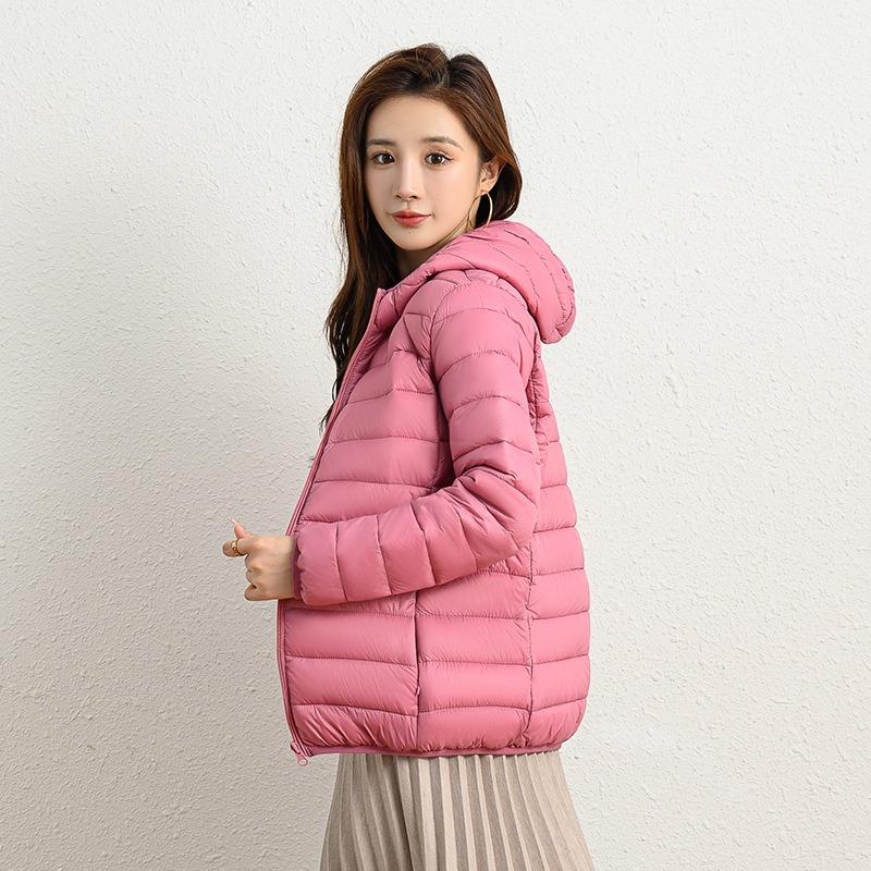 

Женская стеганая одежда с капюшоном, новая легкая пуховая стеганая одежда на осень и зиму, свободная короткая куртка большого размера 4XL-150-85 kg розовый