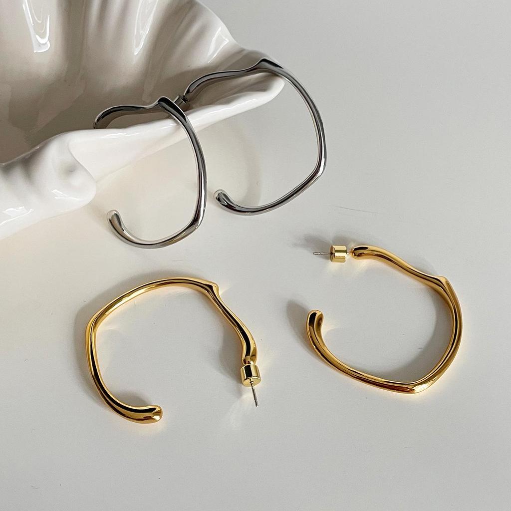 Elegant European & American Irregular C-Shaped Earrings for Women - Gold & Silver, Versatile New Year Fashion